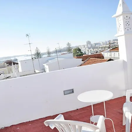 One Bedroom With Wifi At 3 Km Away From The Beach Lejlighed Portimão
